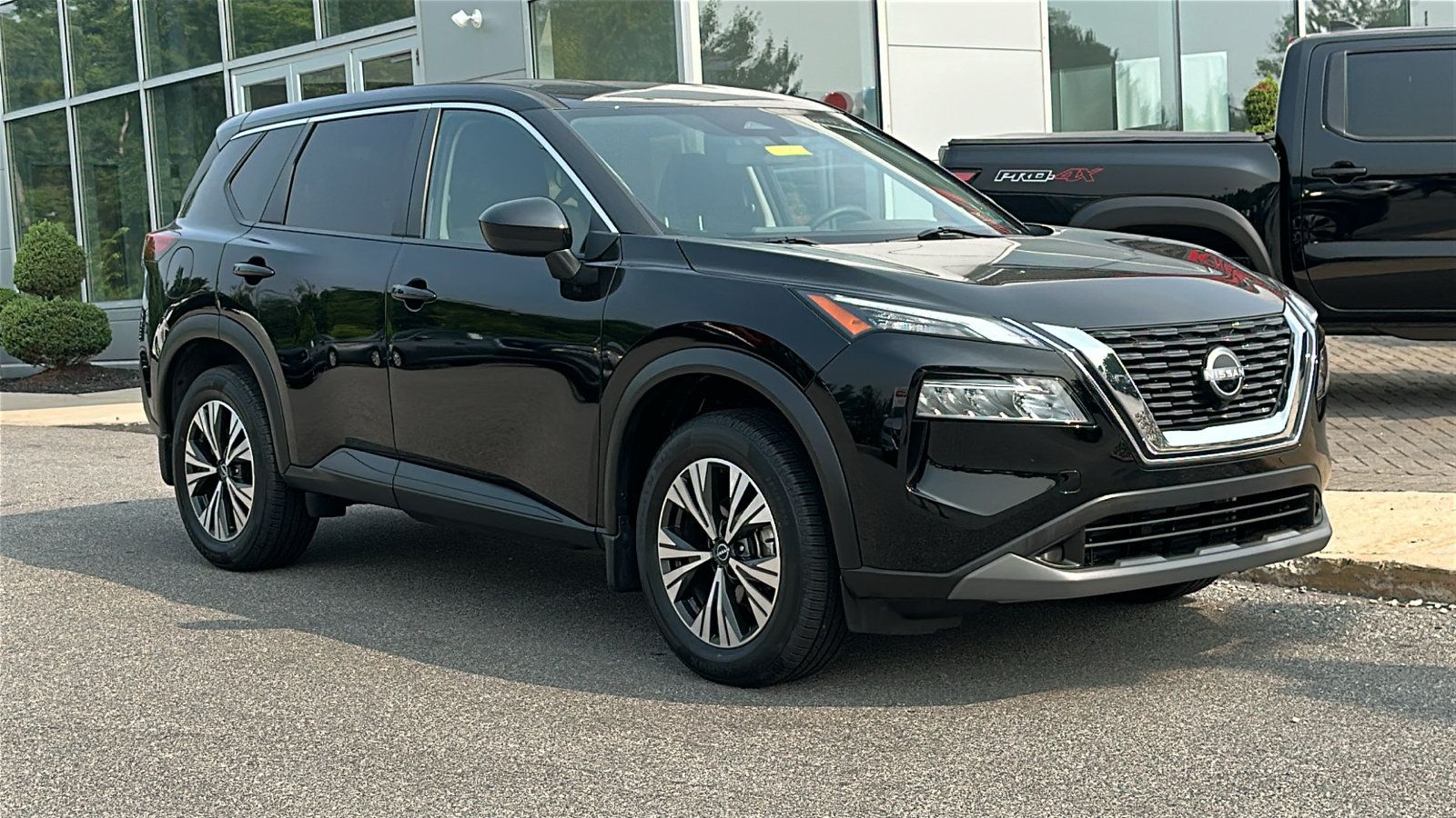 Certified 2023 Nissan Rogue SV AWD/4WD image 2