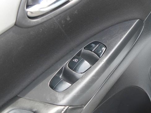 Used 2019 Nissan Sentra S image 10