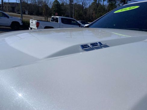 Used 2020 Chevrolet Silverado 1500 High Country w/ Technology Package image 27