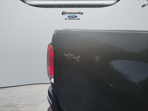 Used 2018 GMC Canyon SLE w/ SLE Convenience Package image 34