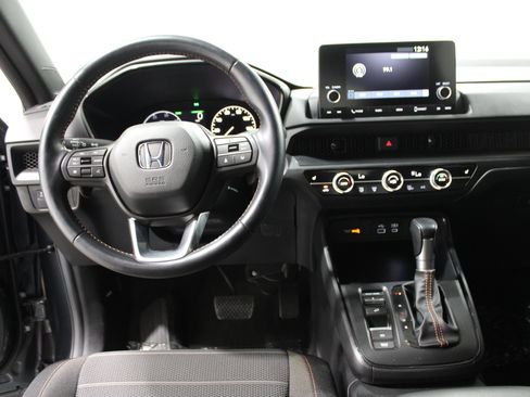 Used 2025 Honda CR-V Sport image 2