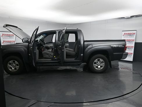 Used 2015 Toyota Tacoma 4x4 Double Cab image 11