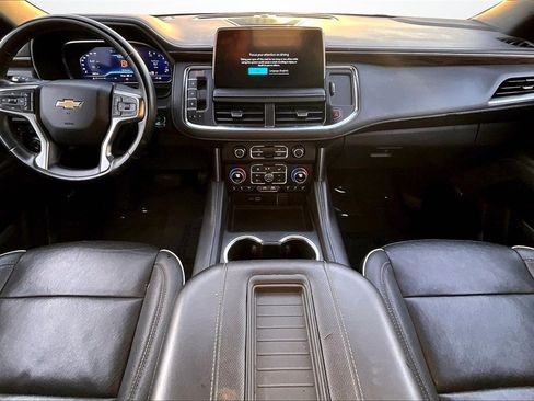 Used 2023 Chevrolet Suburban Premier image 7
