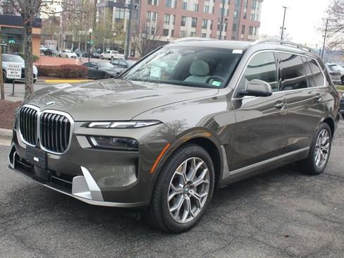 Used 2025 BMW X7 xDrive40i image 4
