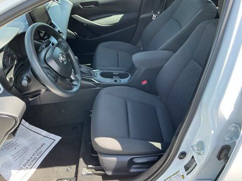 Used 2025 Toyota Corolla LE FWD image 14