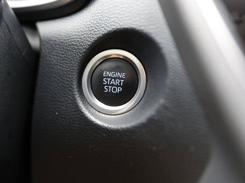 Used 2022 Toyota Corolla Cross XLE w/ Convenience Package image 33