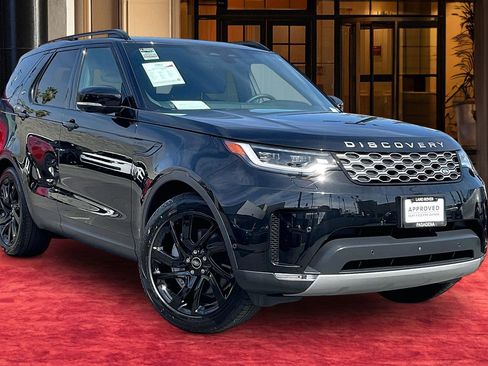 Certified 2025 Land Rover Discovery S AWD/4WD image 2