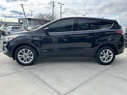 Used 2017 Ford Escape SE image 4