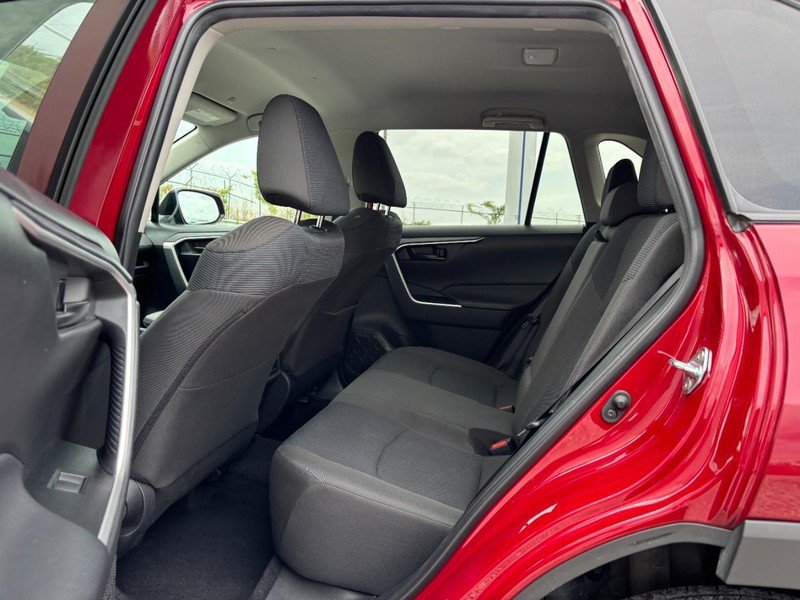 Used 2025 Toyota RAV4 LE AWD/4WD image 13
