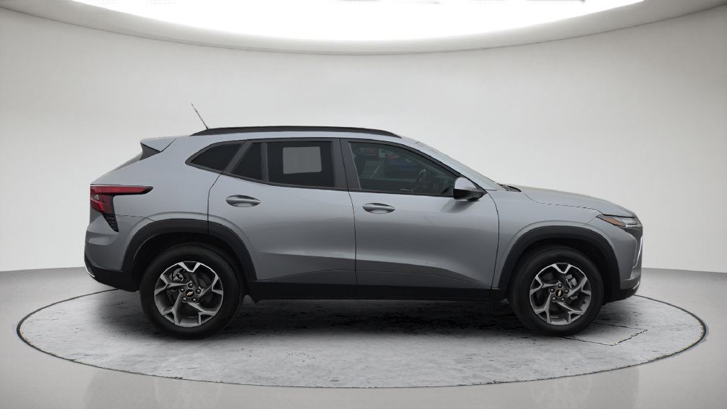 Used 2025 Chevrolet Trax LT w/ LT Convenience Package FWD image 18