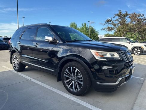 Used 2019 Ford Explorer Platinum AWD/4WD image 1