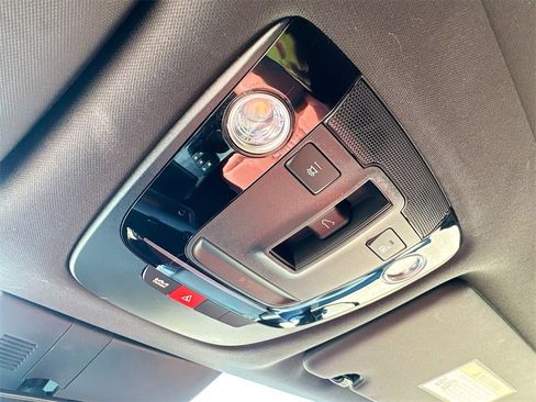 Used 2025 Kia Sportage SX image 21