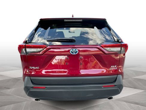 Used 2024 Toyota RAV4 XLE AWD/4WD image 7