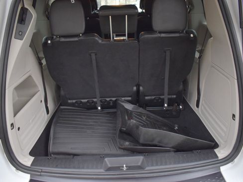 Used 2019 Dodge Grand Caravan SXT image 45