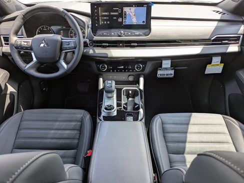 New 2026 Mitsubishi Outlander LE FWD image 15