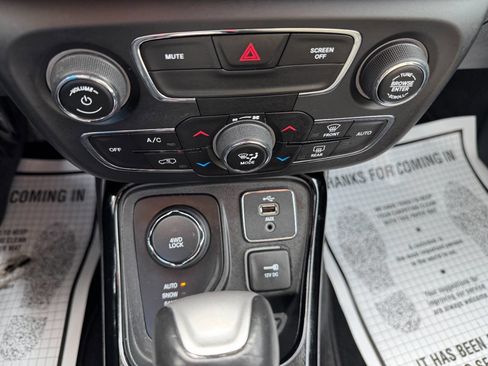 Used 2018 Jeep Compass Limited w/ Navigation Group image 52