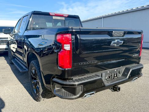 Certified 2024 Chevrolet Silverado 1500 RST image 5