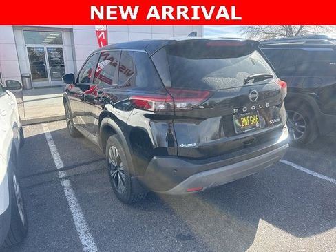 Certified 2023 Nissan Rogue SV image 3