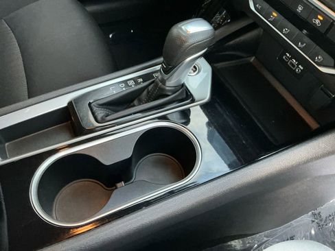 Used 2024 Nissan Altima 2.5 SV image 18