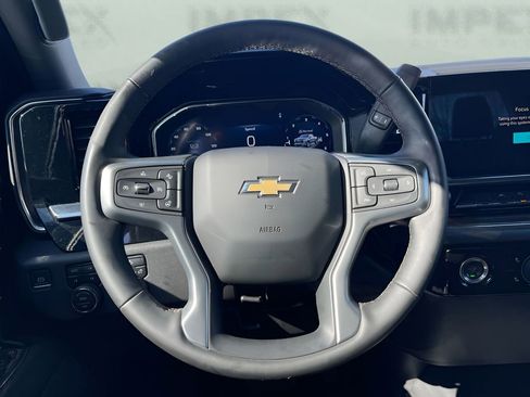 Used 2024 Chevrolet Silverado 1500 LT w/ Z71 Off-Road Package AWD/4WD image 13