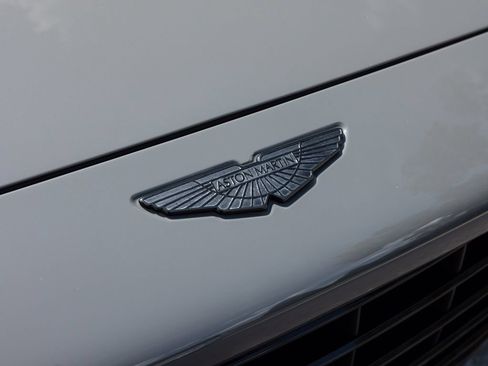 Used 2022 Aston Martin DBX AWD/4WD image 15