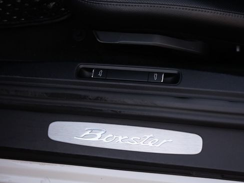 Used 2019 Porsche 718 Boxster RWD image 17