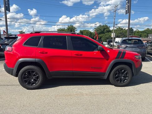Used 2019 Jeep Cherokee Trailhawk w/ Cold Weather Group AWD/4WD image 7
