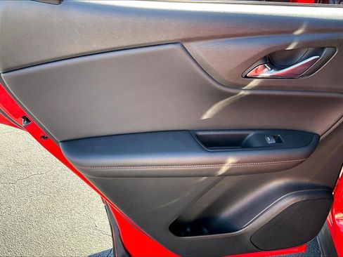 Used 2020 Chevrolet Blazer RS w/ LPO, Sport Package image 11