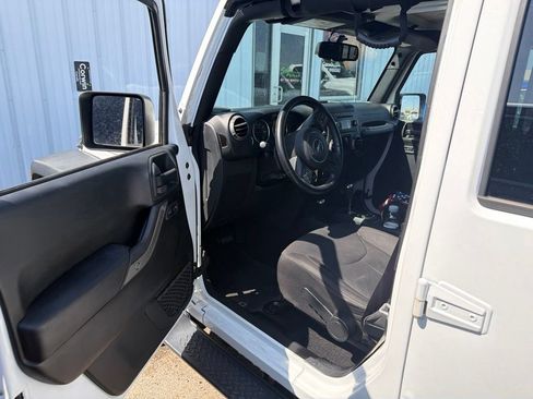 Used 2017 Jeep Wrangler Unlimited Sport w/ Quick Order Package 24S AWD/4WD image 14