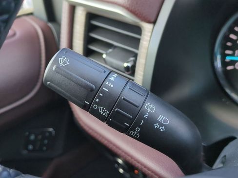 Used 2023 Ford Expedition Limited image 29