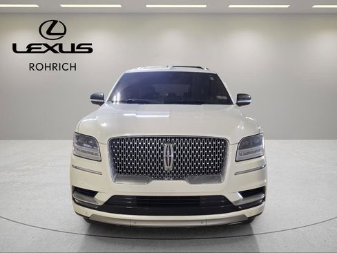 Used 2020 Lincoln Navigator Reserve w/ Luxury Package image 2