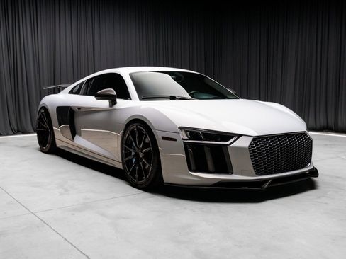Used 2017 Audi R8 V10 plus image 19