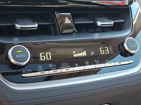 Certified 2025 Toyota Corolla Cross XLE w/ Convenience Package AWD/4WD image 19