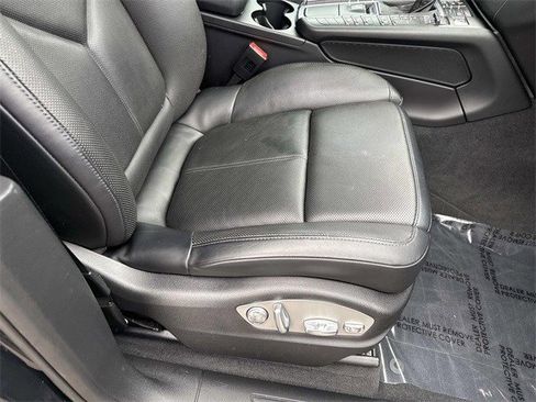 Used 2017 Porsche Macan image 10