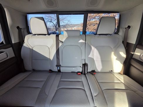 Used 2025 RAM 1500 Laramie image 27