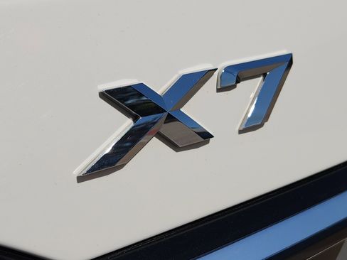 Used 2024 BMW X7 xDrive40i w/ M Sport Package image 11