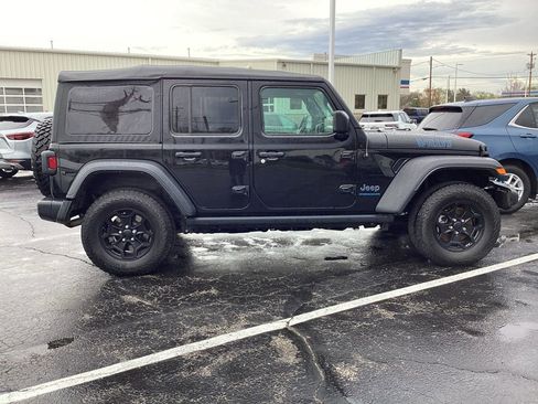 Used 2023 Jeep Wrangler Unlimited w/ Cold Weather Group AWD/4WD image 10