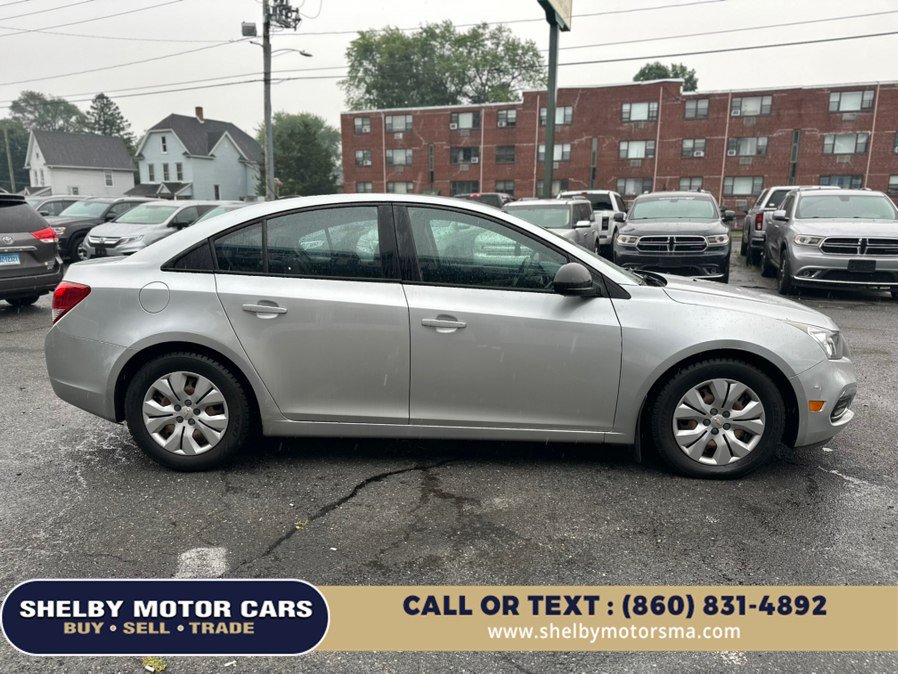 Used 2015 Chevrolet Cruze LS FWD image 4