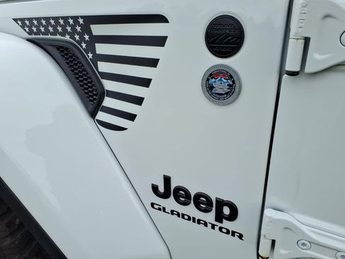 Used 2021 Jeep Gladiator Sport AWD/4WD image 29