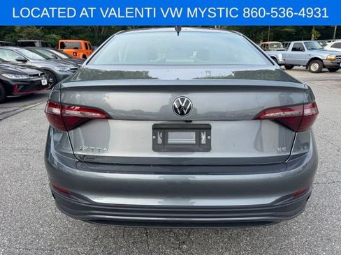 Certified 2024 Volkswagen Jetta SE w/ Panoramic Sunroof Package FWD image 6