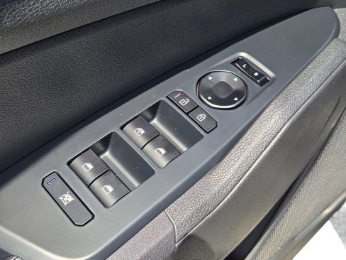 New 2026 Kia Sportage LX w/ LX Convenience Package FWD image 16