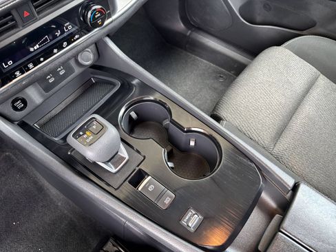 Used 2025 Nissan Rogue SV FWD image 42