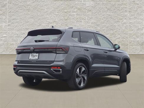 New 2026 Volkswagen Taos SE AWD/4WD image 7