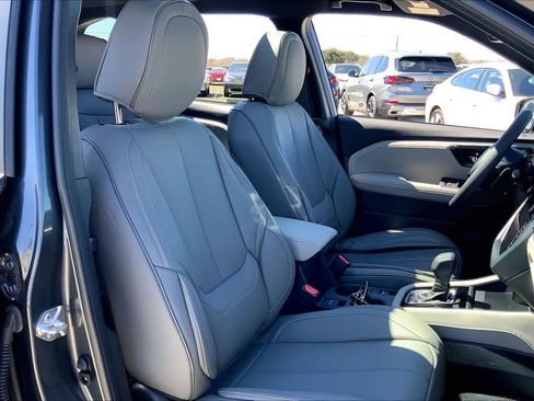 Used 2025 Subaru Forester Limited image 9