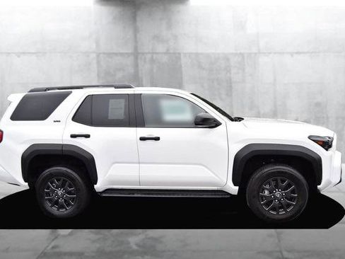Used 2025 Toyota 4Runner 4WD image 5