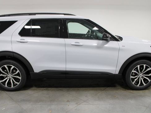 New 2026 Ford Explorer ST-Line image 10