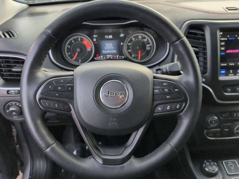 Used 2019 Jeep Cherokee Trailhawk image 25