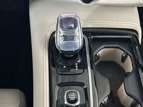 Used 2024 Volvo S90 T8 Ultimate image 23
