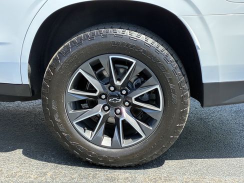 Used 2022 Chevrolet Tahoe Z71 w/ Off-Road Capability Package AWD/4WD image 11