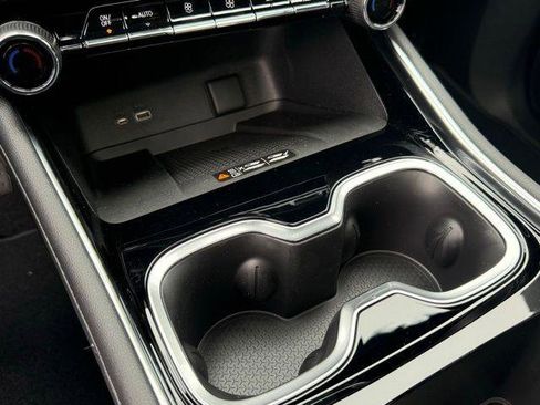 New 2026 Chevrolet Traverse LT FWD image 11